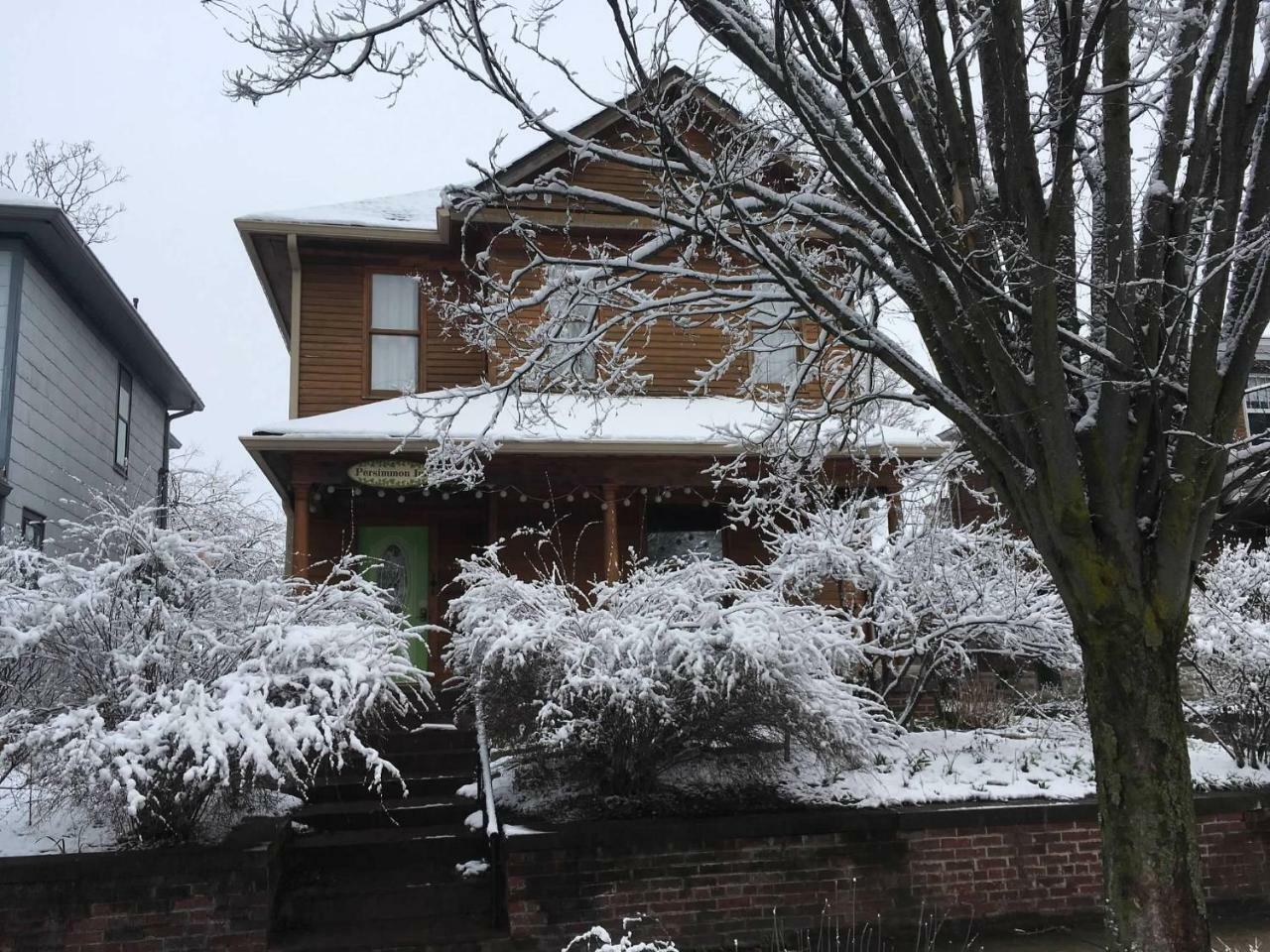 Persimmon Inn Bloomington Exterior photo